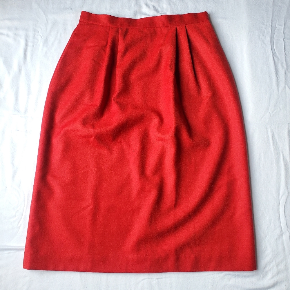 Red wool pencil skirt with pockets
